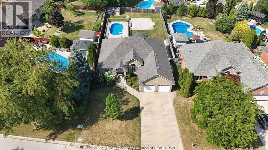 622 GEORGE KENNEDY, Lakeshore, Ontario N8L1A4