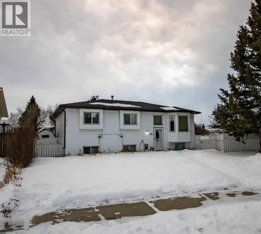 128 10 Avenue NE, Sundre, Alberta T0M1X0