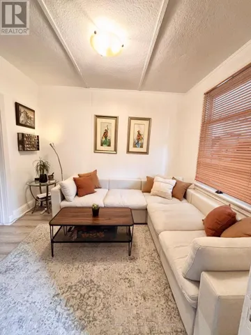 43 KING EDWARD AVENUE, Toronto (Woodbine-Lumsden), Ontario M4C5J5