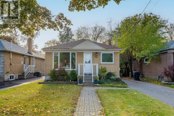 67 SAVONA DRIVE, Toronto (Alderwood), Ontario M8W4V2