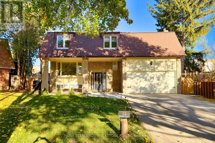 25 HESTER COURT, Markham (Royal Orchard), Ontario L3T3K4