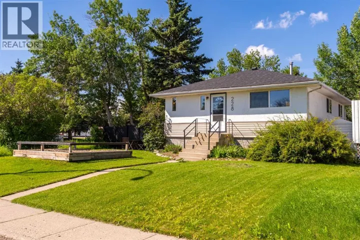 228 Lynnwood Drive SE, Calgary, Alberta T2C0S9