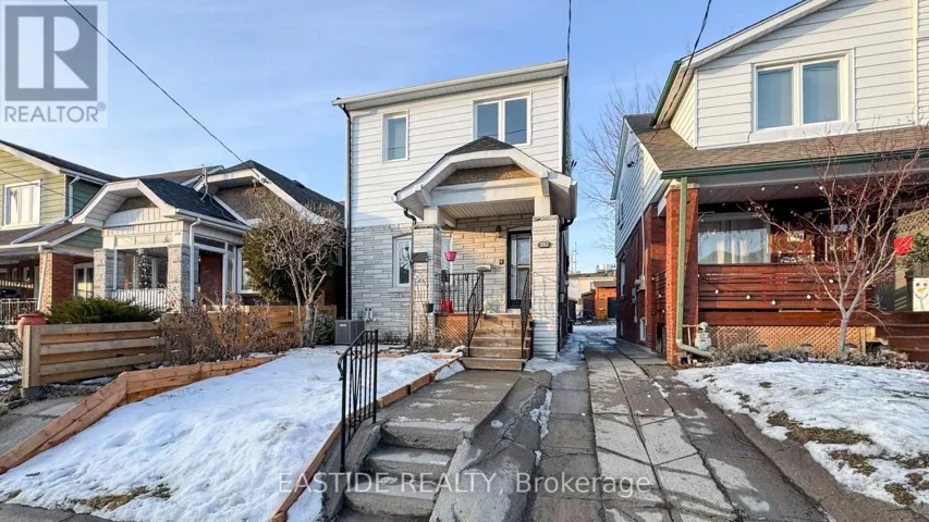 202 QUEENSDALE AVENUE, Toronto (Danforth Village-East York), Ontario M4C2A9