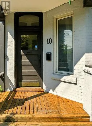 2ND FLOOR - 10 BORDEN STREET, Toronto (University), Ontario M5S2M9