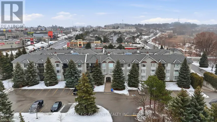 302 - 990 GOLF LINKS ROAD, Hamilton (Meadowlands), Ontario L9K1J8