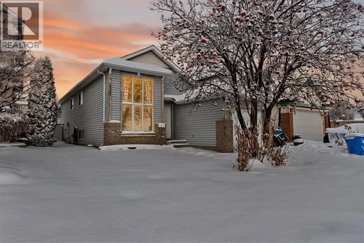 43 Somercrest Circle SW, Calgary, Alberta T2Y3H1