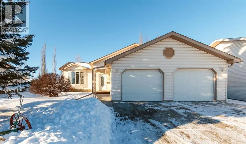 5412 61 Avenue, Olds, Alberta T4H1V3