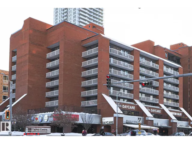 #805 10175 109 ST NW, Edmonton, Alberta T5J3P2