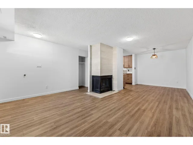 135 SURREY Gardens NW, Edmonton, Alberta T5T1Z3