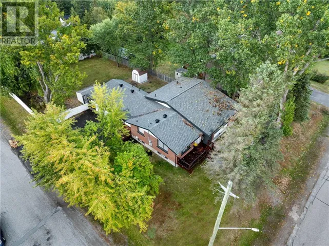 36 Oscar, Hanmer, Ontario P3P1X6