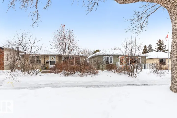 9236 86 ST NW, Edmonton, Alberta T6C3E4