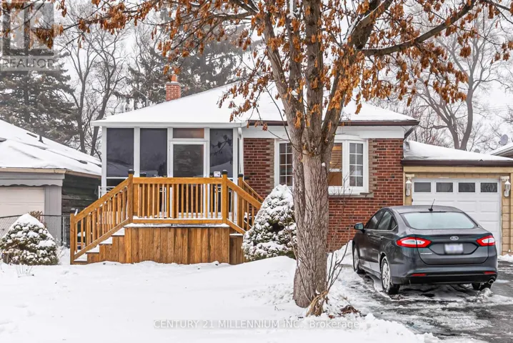 32 CENTURY DRIVE, Toronto (Kennedy Park), Ontario M1K4J6