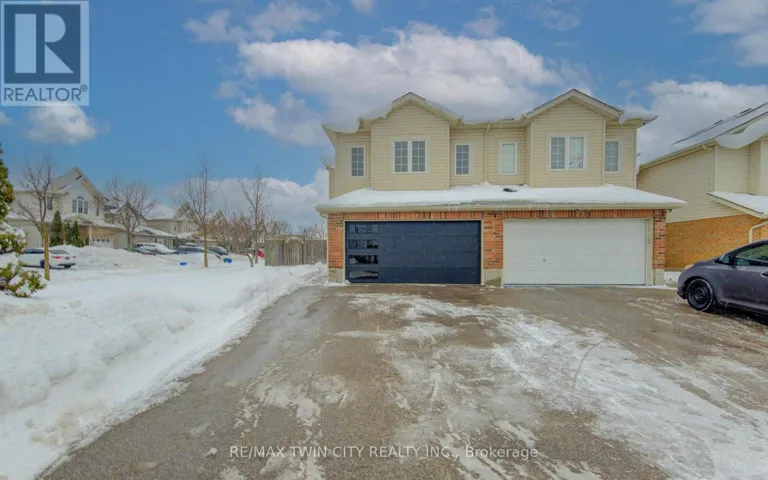 40 RED CLOVER CRESCENT S, Kitchener, Ontario N2E4G8