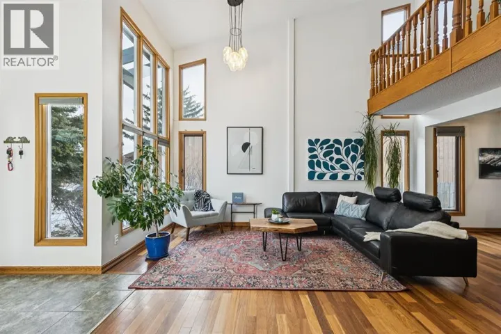 715 Coach Bluff Crescent SW, Calgary, Alberta T3H1A9