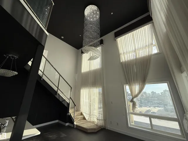 #611 11425 105 AV NW, Edmonton, Alberta T5H0C5