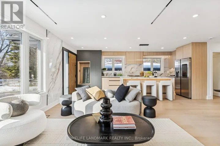 77 PEACE DRIVE, Toronto (Woburn), Ontario M1G2V3