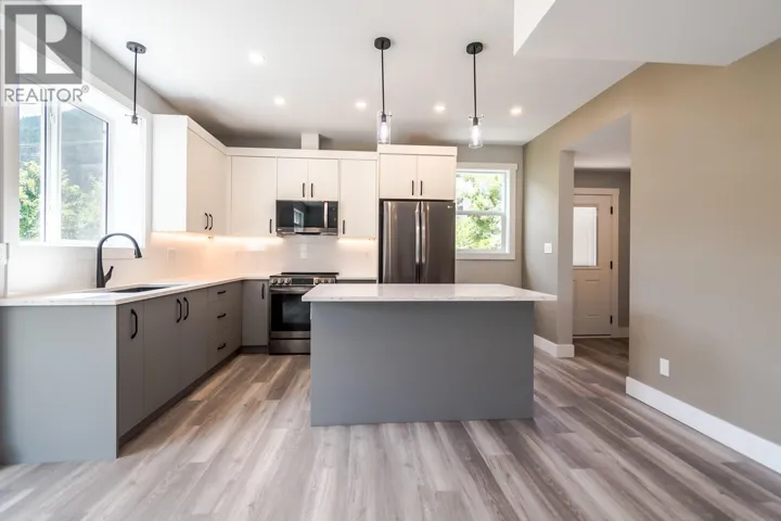 180 HOLLYWOOD Crescent, Lillooet, British Columbia V0K1V0