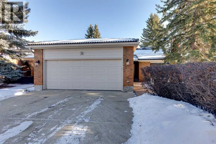 18, 35 Oakmount Court SW, Calgary, Alberta T2V4Y3