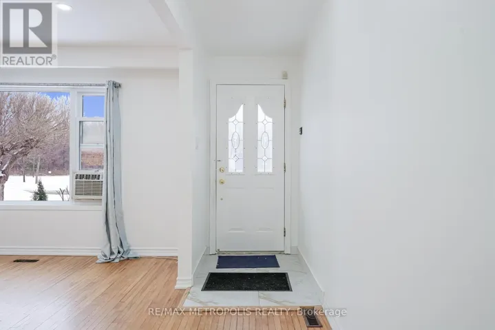 UPPER - 50 APPLEMORE ROAD, Toronto (Malvern), Ontario M1B1R6