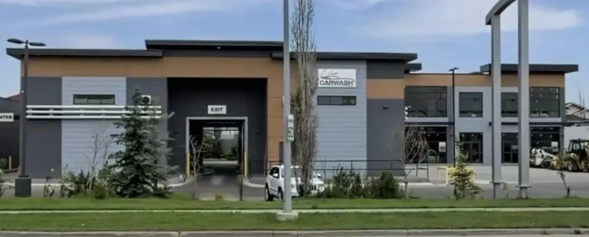 7610 167 Avenue, Edmonton, Alberta T5Z3Y7