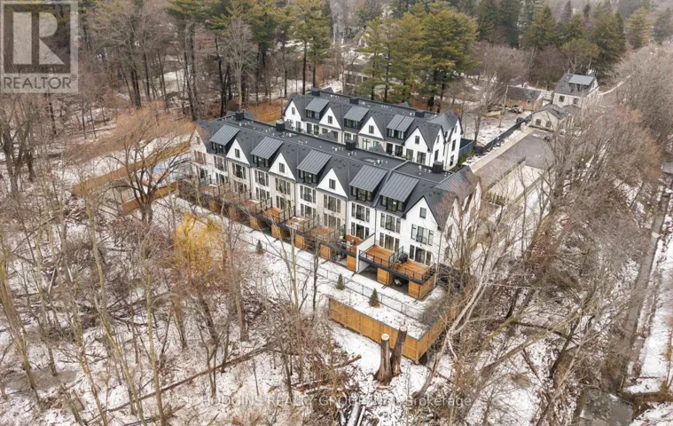 4 - 1136 MONA ROAD, Mississauga (Mineola), Ontario L5G0C8