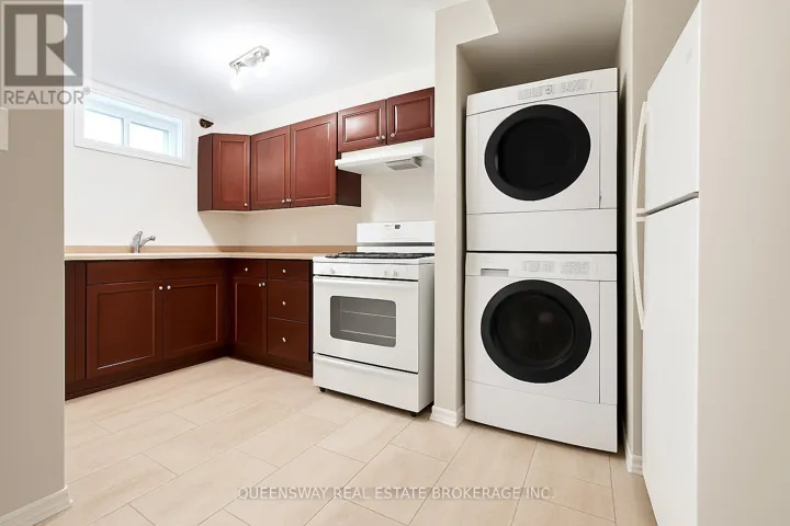 2-51 ADMIRAL ROAD, Ajax (South East), Ontario L1S2N8