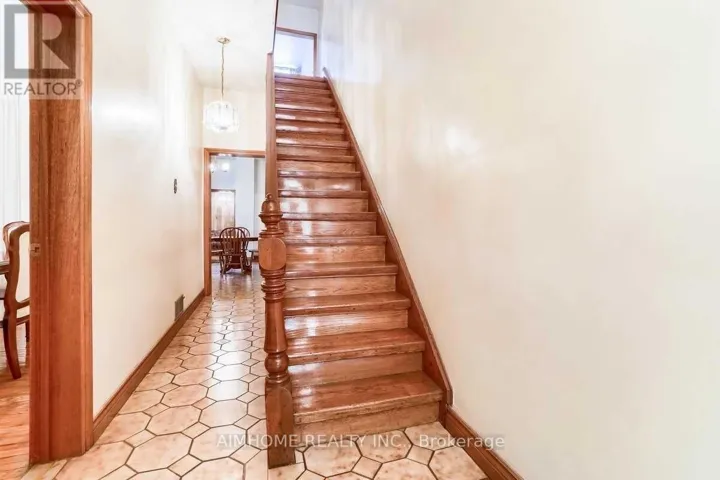 2FL ONE BR - 44 ROBINSON STREET, Toronto (Trinity-Bellwoods), Ontario M6J1L2