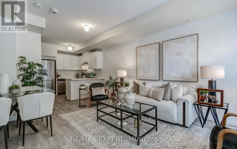 61 - 300 ALEX GARDNER CIRCLE, Aurora (Aurora Village), Ontario L4G1N4