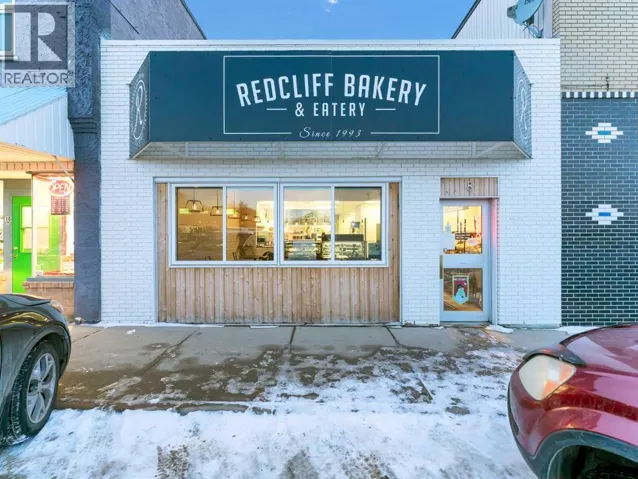 8 3 Street SE, Redcliff, Alberta T0J2P0