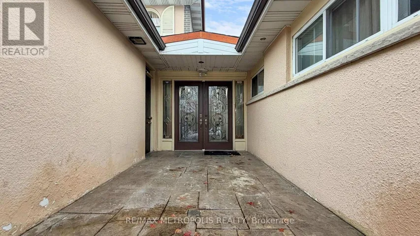 11 CONAMORE CRESCENT, Toronto (York University Heights), Ontario M3J1H2