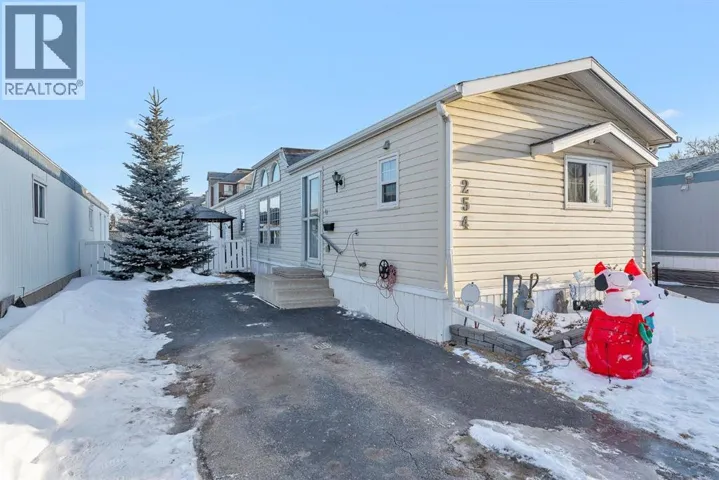 254 Erin Woods Circle SE, Calgary, Alberta T2B3C9