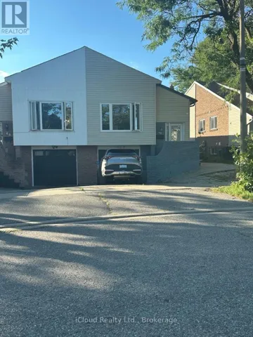 UPPER - 46 SALISBURY CIRCLE, Brampton (Brampton North), Ontario L6V2Z5