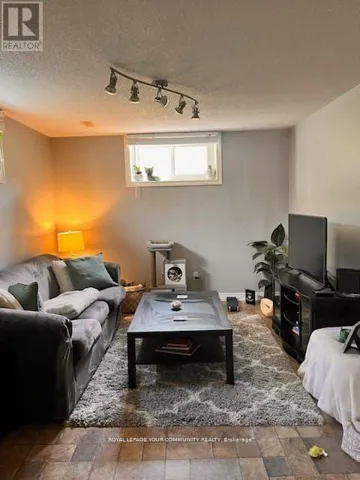 LOWER - 25 BREEZE DRIVE, Bradford West Gwillimbury (Bradford), Ontario L3Z3A5