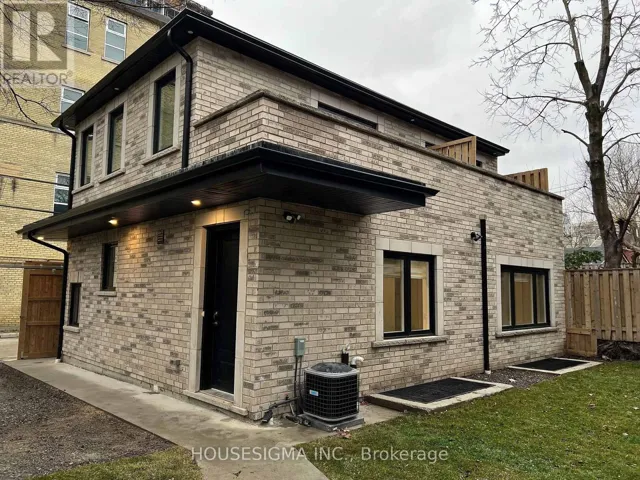 LANEWAY LOWER - 104 PEMBROKE STREET, Toronto (Moss Park), Ontario M5A2N8