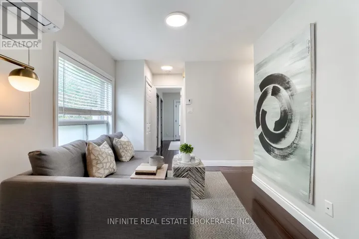 655 COXWELL AVENUE, Toronto (Woodbine Corridor), Ontario M4C3B8