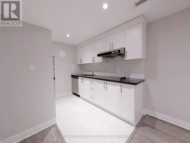 LOWER - 10 DIXON AVENUE, Toronto (The Beaches), Ontario M4L1N3