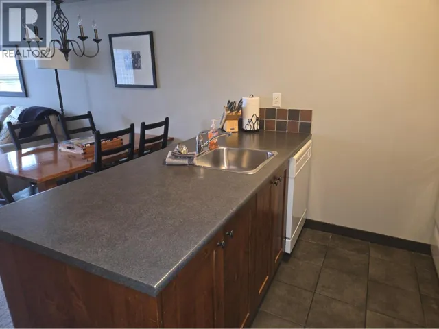 2070 Summit Drive Unit# 303, Panorama, British Columbia V0A1T0