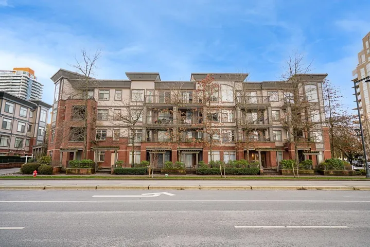117 10499 UNIVERSITY DRIVE, Surrey, British Columbia V3T0A4