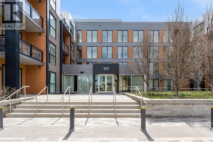 150 SABINA Drive Unit# 402, Oakville, Ontario L6H0W3