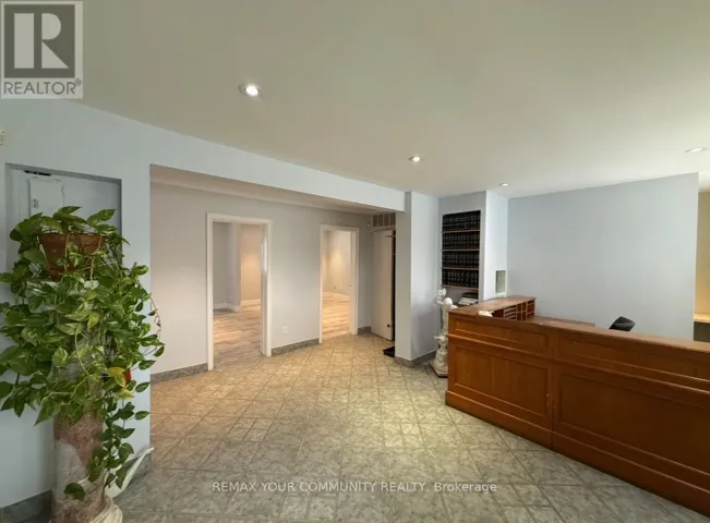 795 WILSON AVENUE W, Toronto (Downsview-Roding-CFB), Ontario M3K1E4