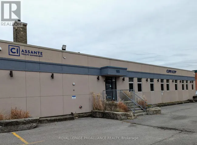 1B - 165 SHERBROOKE STREET, Peterborough (Town Ward 3), Ontario K9J2N2