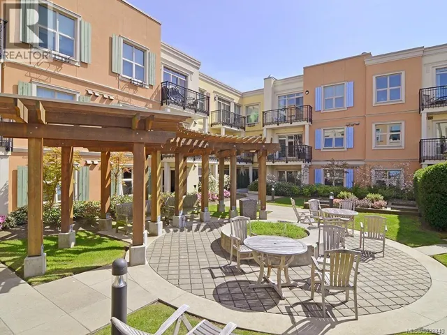 210 1620 McKenzie Ave, Saanich, British Columbia V8N0A1