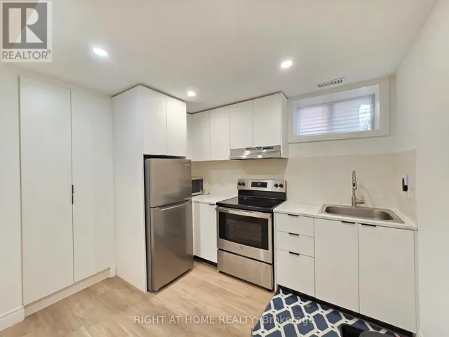 LOWER - 300 ALBERT STREET, Oshawa (Central), Ontario L1H4R8