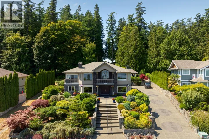 7012 Island View Pl, Central Saanich, British Columbia V8M2J6