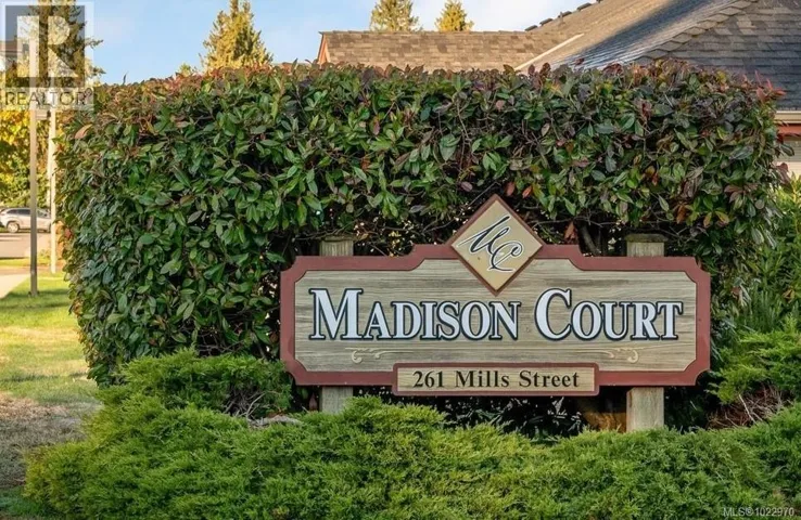 703 261 Mills St, Parksville, British Columbia V9P2N5