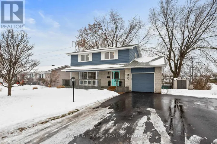 9 AURORA CRESCENT, Ottawa, Ontario K2G0Z6