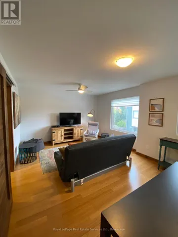 3 - 447 KERR STREET, Oakville (CO Central), Ontario L6K3C2