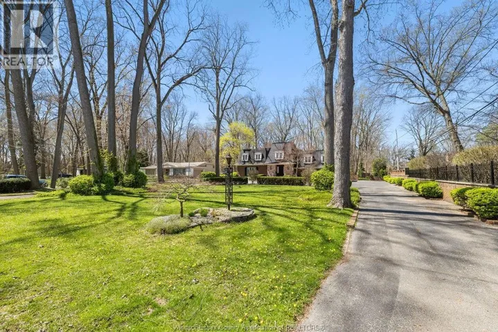 1255 TANGLEWOOD COURT, LaSalle, Ontario N9J2K2