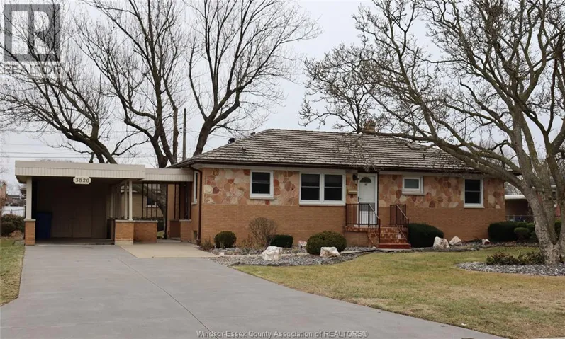 3820 KAREN STREET, Windsor, Ontario N9G1R2