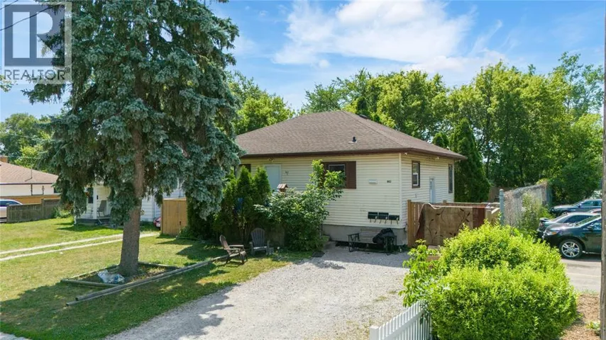 863 DEVINE STREET, Sarnia, Ontario N7T1X3